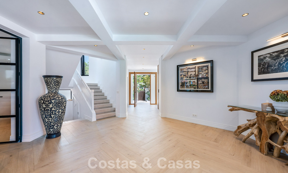 Villa familiar moderna de nueva construcción con piscina en venta en la New Golden Mile, entre Marbella y Estepona 806645