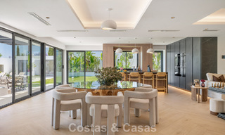 Villa familiar moderna de nueva construcción con piscina en venta en la New Golden Mile, entre Marbella y Estepona 806646 