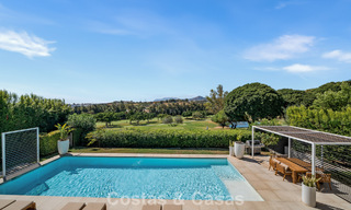 Villa contemporánea de 5 dormitorios en primera línea de golf en Nueva Andalucía, Marbella 806767 
