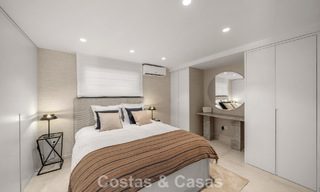 Villa contemporánea de 5 dormitorios en primera línea de golf en Nueva Andalucía, Marbella 806770 
