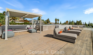 Villa contemporánea de 5 dormitorios en primera línea de golf en Nueva Andalucía, Marbella 806794 