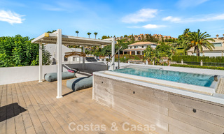 Villa contemporánea de 5 dormitorios en primera línea de golf en Nueva Andalucía, Marbella 806795 