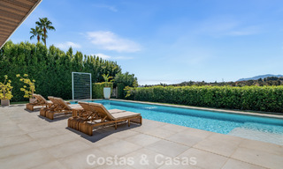 Villa contemporánea de 5 dormitorios en primera línea de golf en Nueva Andalucía, Marbella 806829 