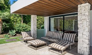 Villa contemporánea de 5 dormitorios en primera línea de golf en Nueva Andalucía, Marbella 806830 