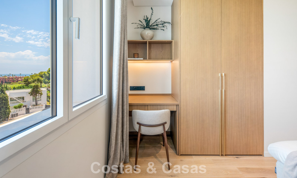 Ático de lujo reformado, listo para entrar a vivir, a poca distancia de la playa en Los Monteros, Marbella Este 806563