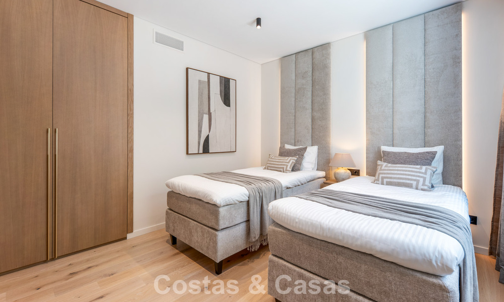 Ático de lujo reformado, listo para entrar a vivir, a poca distancia de la playa en Los Monteros, Marbella Este 806580