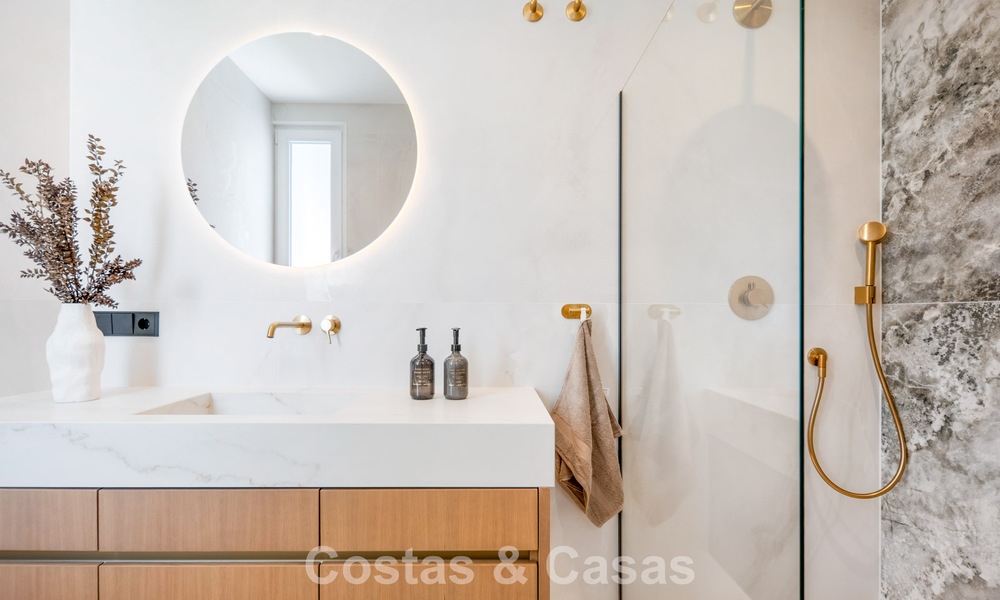 Ático de lujo reformado, listo para entrar a vivir, a poca distancia de la playa en Los Monteros, Marbella Este 806582