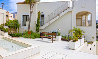 Adosados listos para entrar a vivir con arquitectura mediterránea en primera línea de golf en Estepona 806868 