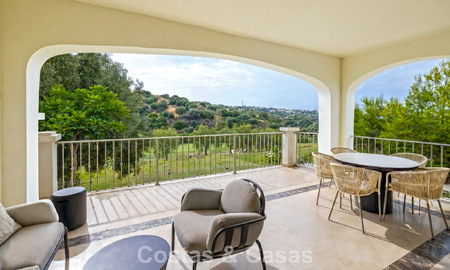 Adosados listos para entrar a vivir con arquitectura mediterránea en primera línea de golf en Estepona 806878