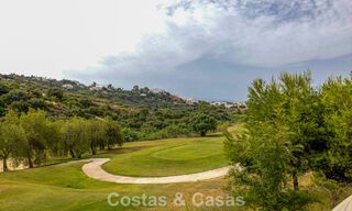 Adosados listos para entrar a vivir con arquitectura mediterránea en primera línea de golf en Estepona 806881 