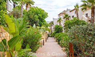 Adosados listos para entrar a vivir con arquitectura mediterránea en primera línea de golf en Estepona 806927 