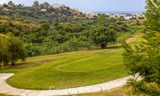 Adosados listos para entrar a vivir con arquitectura mediterránea en primera línea de golf en Estepona 806930 