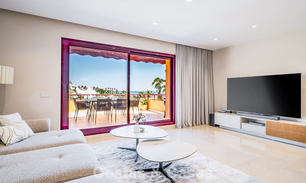 Apartamentos con vistas al mar en venta en Riviera Andaluza, a poca distancia del centro de Estepona 806492
