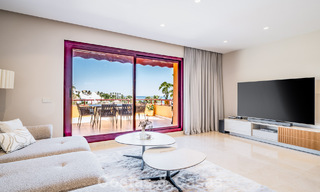 Apartamentos con vistas al mar en venta en Riviera Andaluza, a poca distancia del centro de Estepona 806492 