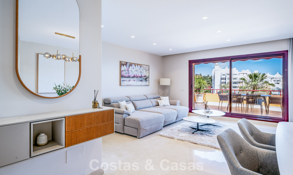 Apartamentos con vistas al mar en venta en Riviera Andaluza, a poca distancia del centro de Estepona 806493