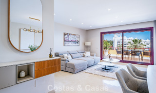 Apartamentos con vistas al mar en venta en Riviera Andaluza, a poca distancia del centro de Estepona 806493 