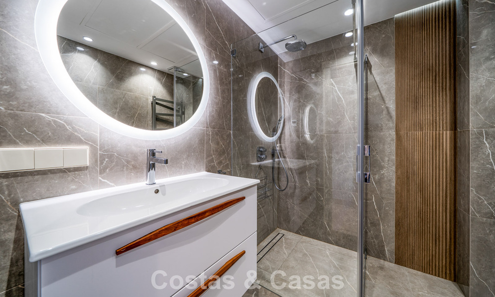 Apartamentos con vistas al mar en venta en Riviera Andaluza, a poca distancia del centro de Estepona 806498