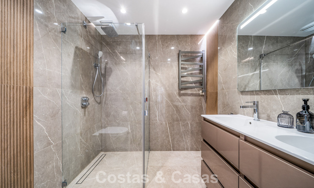 Apartamentos con vistas al mar en venta en Riviera Andaluza, a poca distancia del centro de Estepona 806501