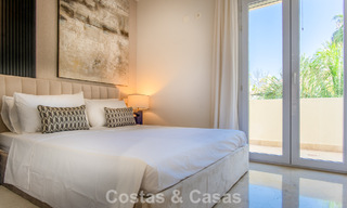 Ático dúplex de lujo con amplias terrazas en venta en el corazón del Valle del Golf de Nueva Andalucía, Marbella 807007 
