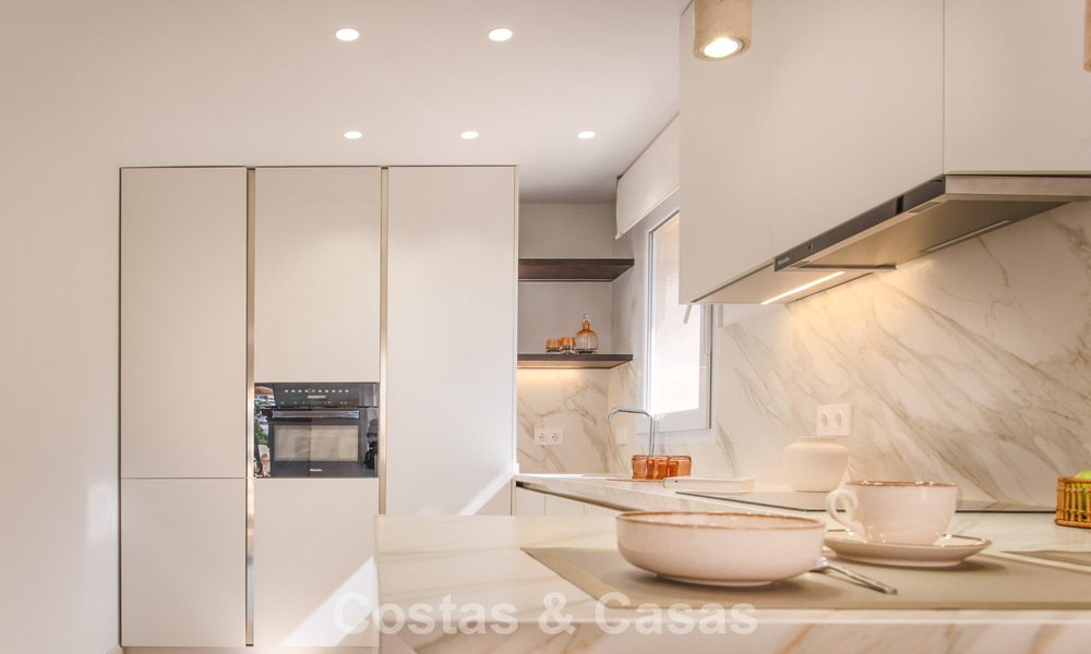 Ático dúplex de lujo con amplias terrazas en venta en el corazón del Valle del Golf de Nueva Andalucía, Marbella 807008