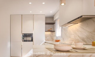 Ático dúplex de lujo con amplias terrazas en venta en el corazón del Valle del Golf de Nueva Andalucía, Marbella 807008 