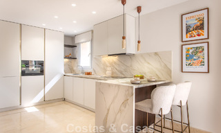Ático dúplex de lujo con amplias terrazas en venta en el corazón del Valle del Golf de Nueva Andalucía, Marbella 807009 