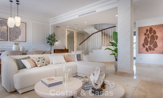 Ático dúplex de lujo con amplias terrazas en venta en el corazón del Valle del Golf de Nueva Andalucía, Marbella 807012 