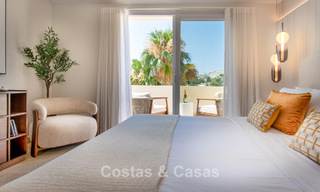 Ático dúplex de lujo con amplias terrazas en venta en el corazón del Valle del Golf de Nueva Andalucía, Marbella 807017 