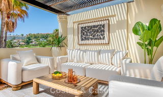 Ático dúplex de lujo con amplias terrazas en venta en el corazón del Valle del Golf de Nueva Andalucía, Marbella 807022 