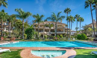 Ático dúplex de lujo con amplias terrazas en venta en el corazón del Valle del Golf de Nueva Andalucía, Marbella 807026 