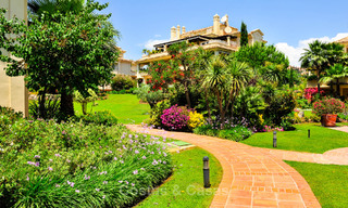 Ático dúplex de lujo con amplias terrazas en venta en el corazón del Valle del Golf de Nueva Andalucía, Marbella 807440 