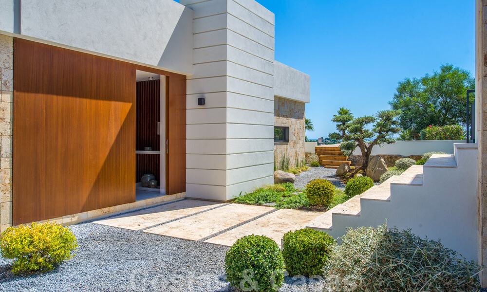 Amplio apartamento con jardín de nueva construcción y piscina privada en venta en una urbanización cerrada en Benahavís – Marbella 806704