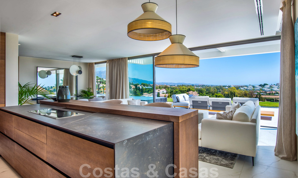 Amplio apartamento con jardín de nueva construcción y piscina privada en venta en una urbanización cerrada en Benahavís – Marbella 806705