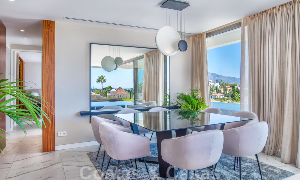 Amplio apartamento con jardín de nueva construcción y piscina privada en venta en una urbanización cerrada en Benahavís – Marbella 806710
