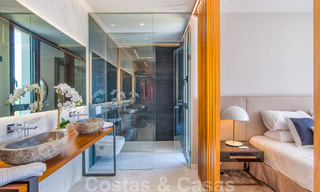 Amplio apartamento con jardín de nueva construcción y piscina privada en venta en una urbanización cerrada en Benahavís – Marbella 806716 
