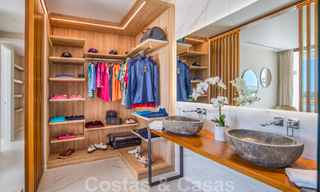 Amplio apartamento con jardín de nueva construcción y piscina privada en venta en una urbanización cerrada en Benahavís – Marbella 806717 