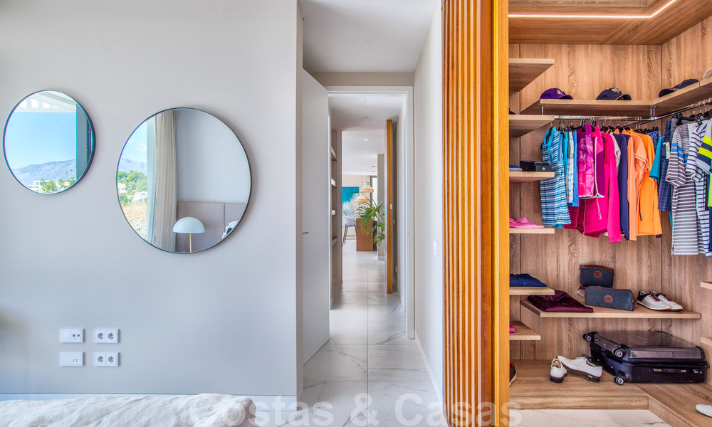 Amplio apartamento con jardín de nueva construcción y piscina privada en venta en una urbanización cerrada en Benahavís – Marbella 806718