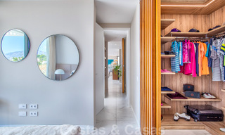 Amplio apartamento con jardín de nueva construcción y piscina privada en venta en una urbanización cerrada en Benahavís – Marbella 806718 