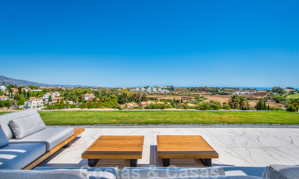 Amplio apartamento con jardín de nueva construcción y piscina privada en venta en una urbanización cerrada en Benahavís – Marbella 806726
