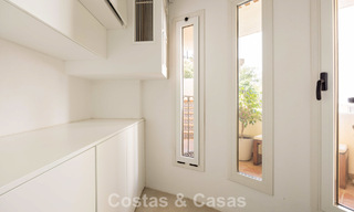Elegante apartamento reformado con vistas panorámicas en venta en Nueva Andalucía, Marbella 807116 