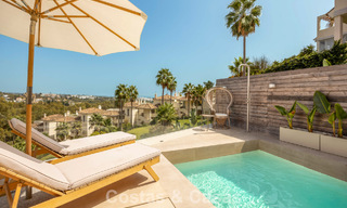 Elegante apartamento reformado con vistas panorámicas en venta en Nueva Andalucía, Marbella 807130 