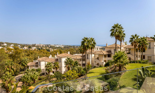 Elegante apartamento reformado con vistas panorámicas en venta en Nueva Andalucía, Marbella 807132 