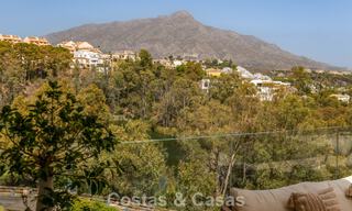 Elegante apartamento reformado con vistas panorámicas en venta en Nueva Andalucía, Marbella 807135 