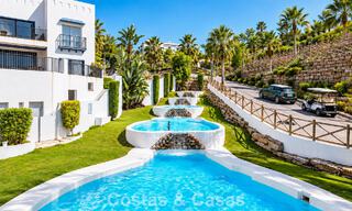 Ático dúplex contemporáneo en venta en un complejo de estilo mediterráneo tipo resorten El Paraiso, Marbella - Benahavís 807302 