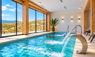 Ático dúplex contemporáneo en venta en un complejo de estilo mediterráneo tipo resorten El Paraiso, Marbella - Benahavís 807303 