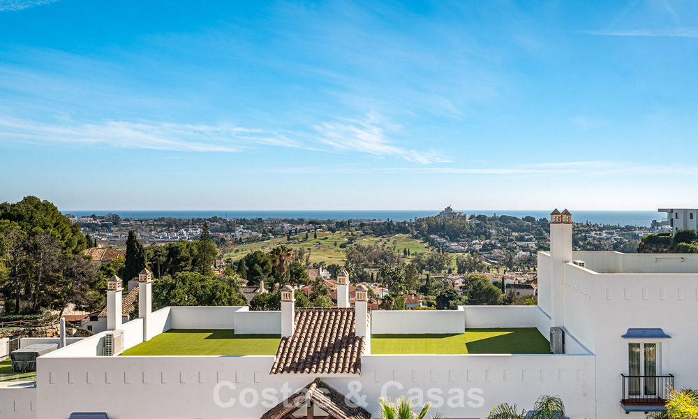 Ático dúplex contemporáneo en venta en un complejo de estilo mediterráneo tipo resorten El Paraiso, Marbella - Benahavís 807316