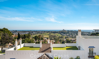 Ático dúplex contemporáneo en venta en un complejo de estilo mediterráneo tipo resorten El Paraiso, Marbella - Benahavís 807316 