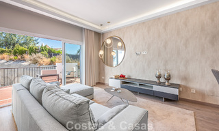 Ático dúplex contemporáneo en venta en un complejo de estilo mediterráneo tipo resorten El Paraiso, Marbella - Benahavís 807331 