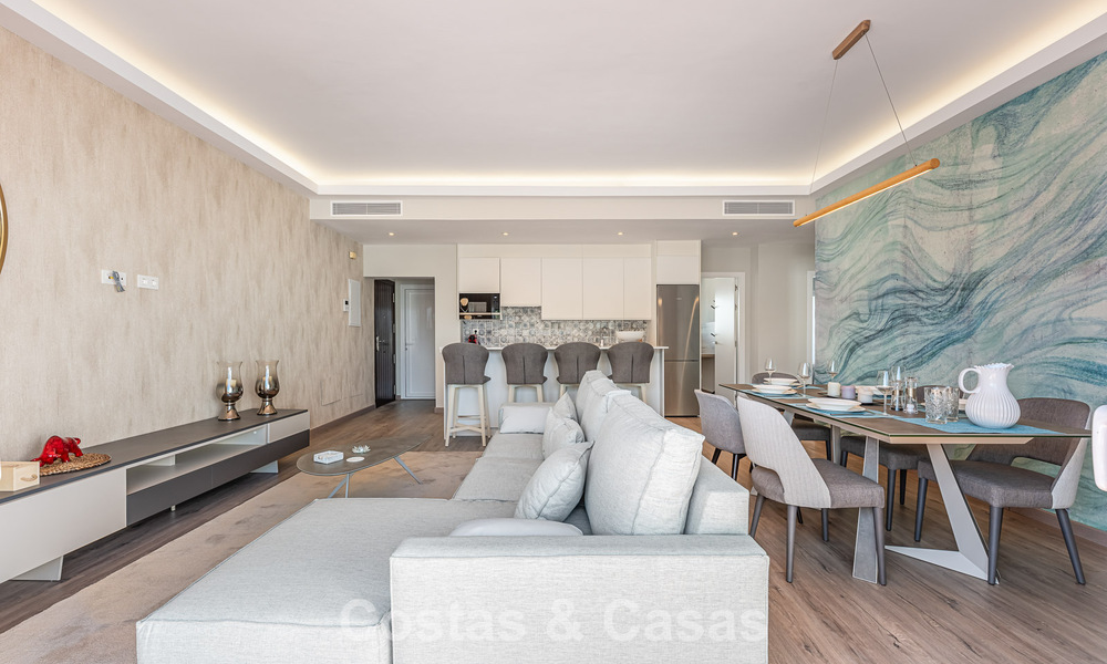 Ático dúplex contemporáneo en venta en un complejo de estilo mediterráneo tipo resorten El Paraiso, Marbella - Benahavís 807334