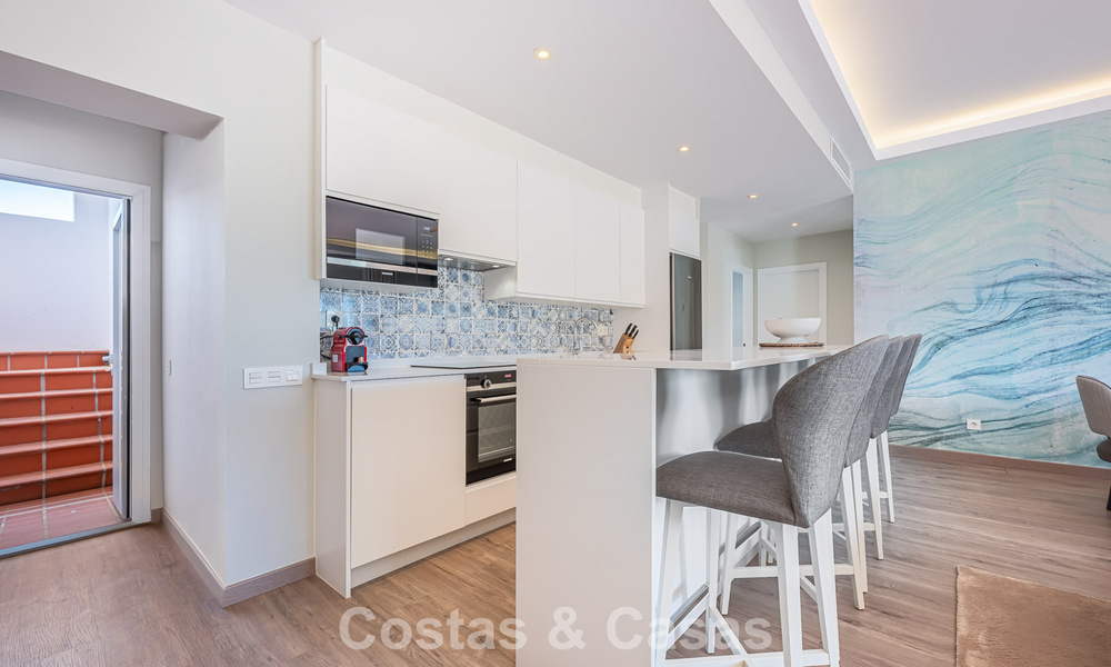 Ático dúplex contemporáneo en venta en un complejo de estilo mediterráneo tipo resorten El Paraiso, Marbella - Benahavís 807337